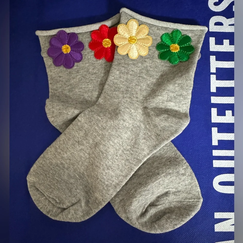 🌼Flowers bloom Socks with different Floral Accents on left side/right side. NWT